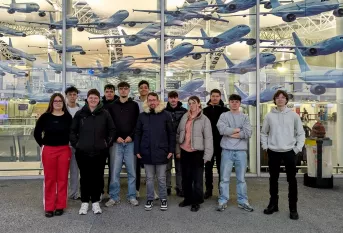 Groupe à l'aéroport